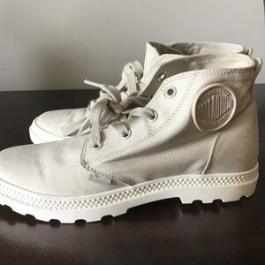 PALLADIUM LIGHT GREY HIGH TOP CANVAS BOOTS